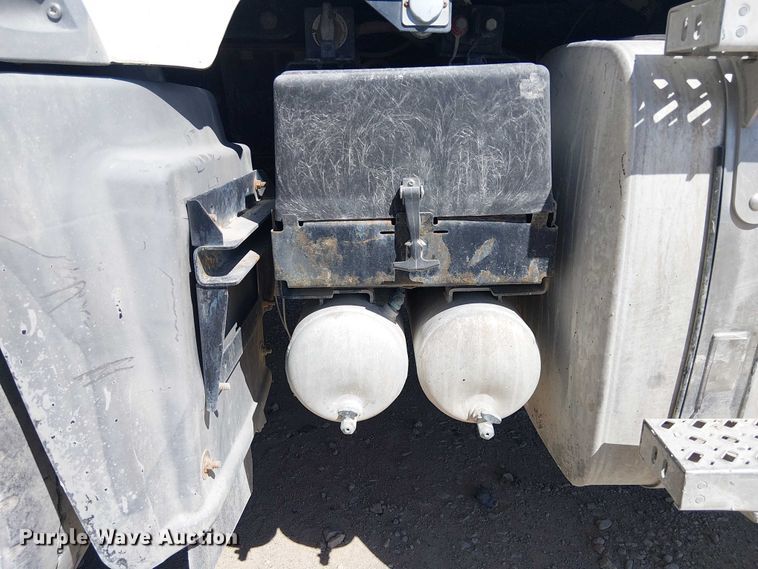 image for item DU3103 2017 Mack Granite GU713 dump truck