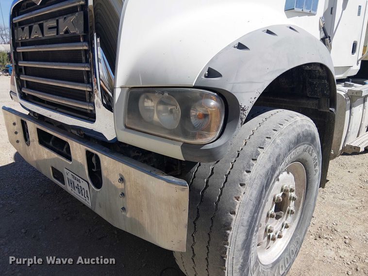 image for item DU3103 2017 Mack Granite GU713 dump truck