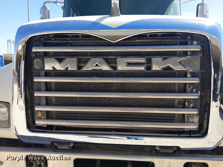 image for item DU3103 2017 Mack Granite GU713 dump truck