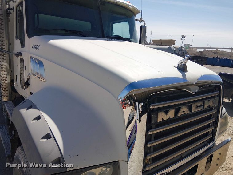 image for item DU3103 2017 Mack Granite GU713 dump truck