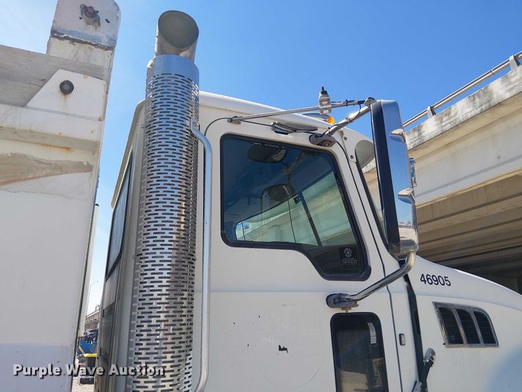 image for item DU3103 2017 Mack Granite GU713 dump truck