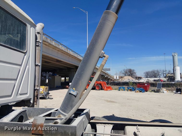 image for item DU3103 2017 Mack Granite GU713 dump truck