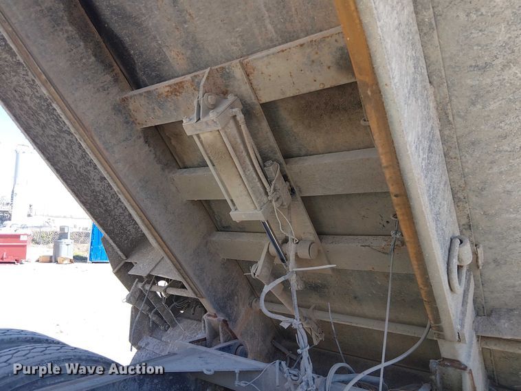 image for item DU3103 2017 Mack Granite GU713 dump truck