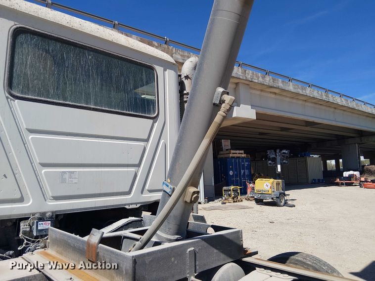 image for item DU3103 2017 Mack Granite GU713 dump truck