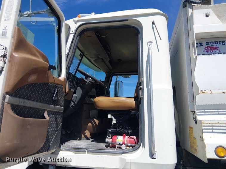 image for item DU3103 2017 Mack Granite GU713 dump truck