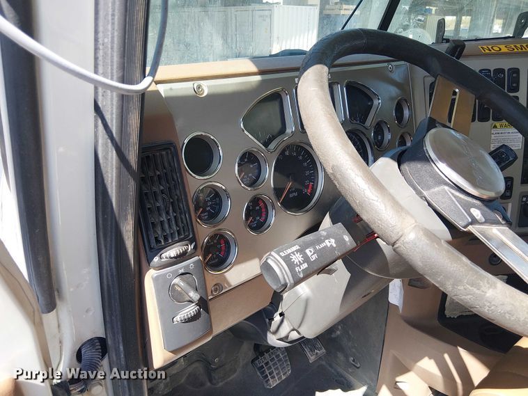 image for item DU3103 2017 Mack Granite GU713 dump truck