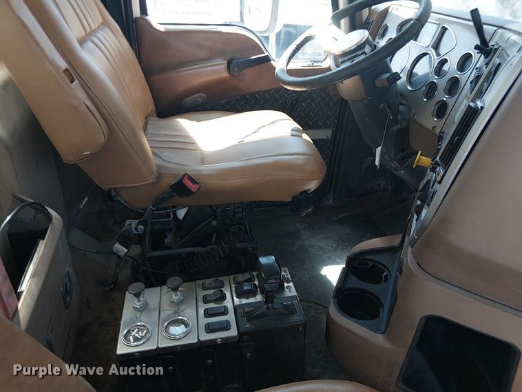 image for item DU3103 2017 Mack Granite GU713 dump truck