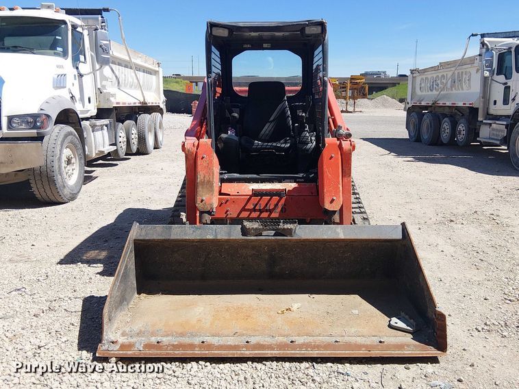 image for item DU3104 2022 Kubota SVL75-2 tracked skid steer loader