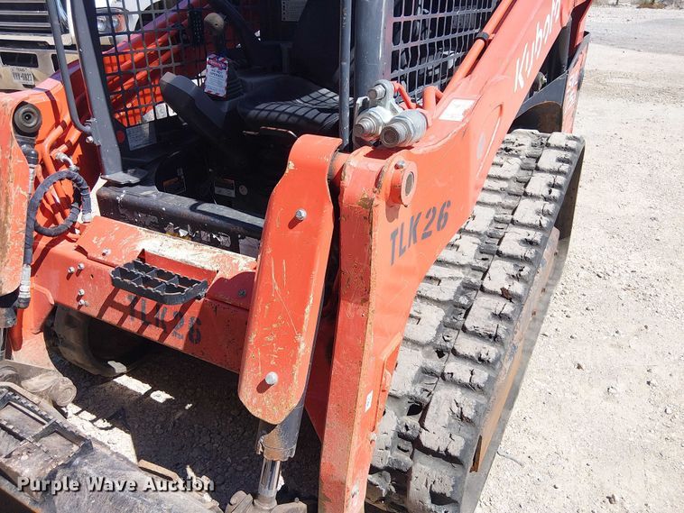 image for item DU3104 2022 Kubota SVL75-2 tracked skid steer loader