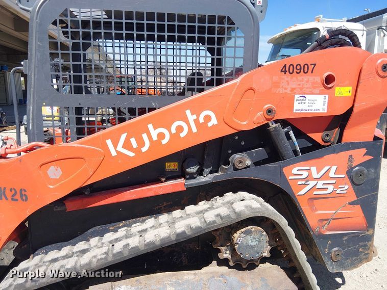 image for item DU3104 2022 Kubota SVL75-2 tracked skid steer loader