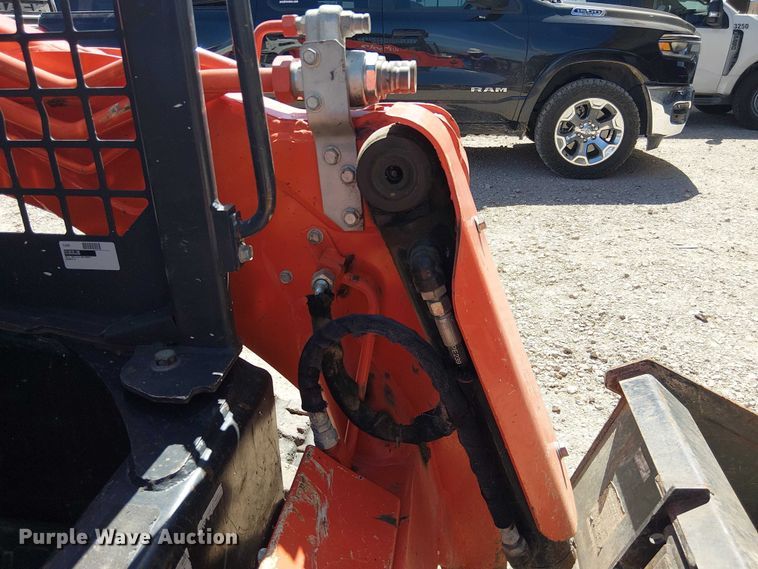 image for item DU3104 2022 Kubota SVL75-2 tracked skid steer loader