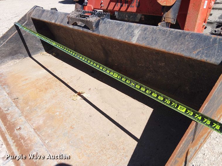 image for item DU3104 2022 Kubota SVL75-2 tracked skid steer loader