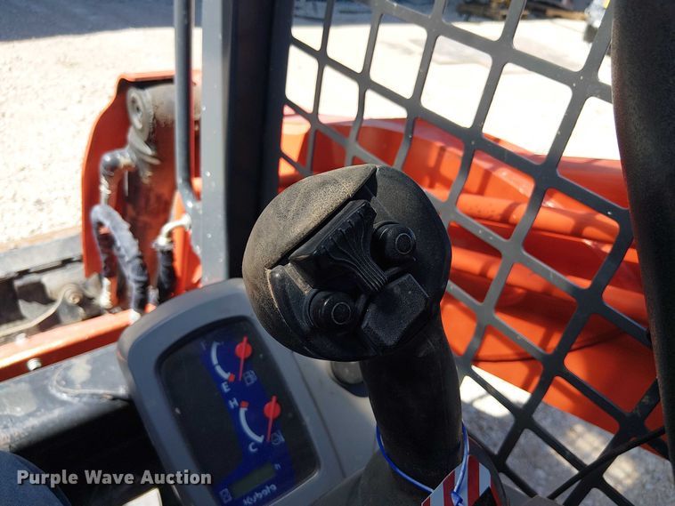 image for item DU3104 2022 Kubota SVL75-2 tracked skid steer loader