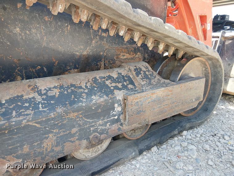 image for item DU3104 2022 Kubota SVL75-2 tracked skid steer loader