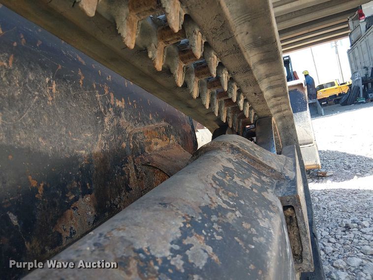 image for item DU3104 2022 Kubota SVL75-2 tracked skid steer loader