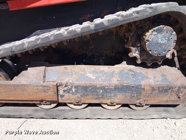 image for item DU3104 2022 Kubota SVL75-2 tracked skid steer loader