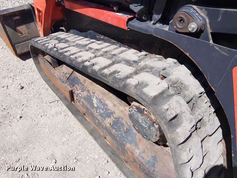 image for item DU3104 2022 Kubota SVL75-2 tracked skid steer loader