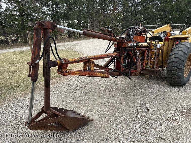 image for item DV0867 Backhoe attachment