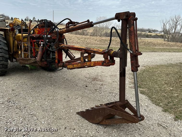 image for item DV0867 Backhoe attachment