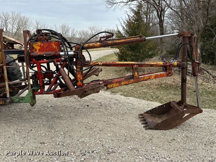 image for item DV0867 Backhoe attachment