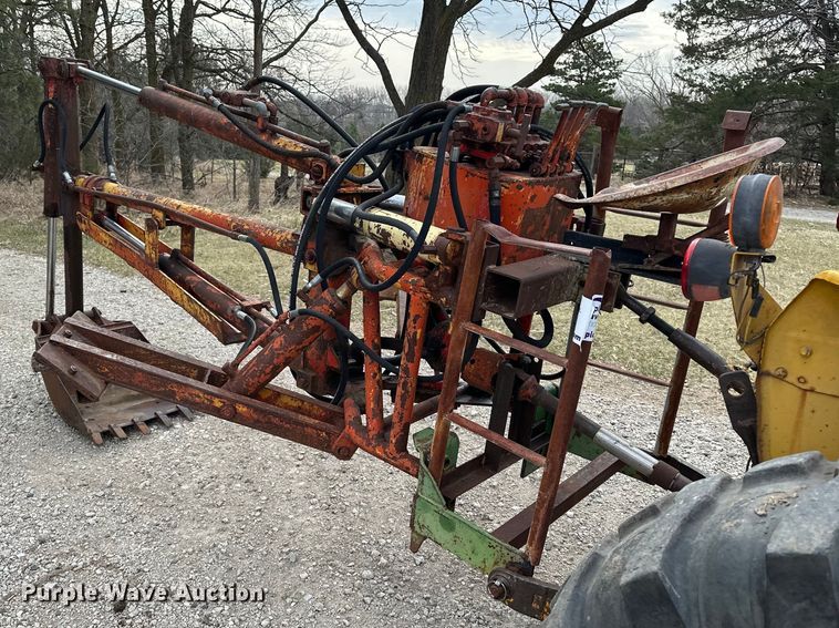 image for item DV0867 Backhoe attachment