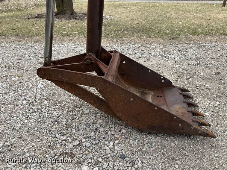 image for item DV0867 Backhoe attachment