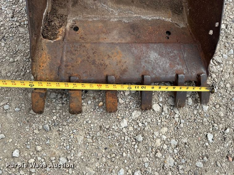 image for item DV0867 Backhoe attachment