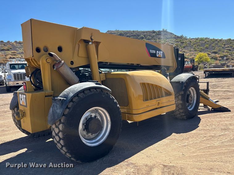 image for item DW1281 2007 Caterpillar TL1255 telehandler