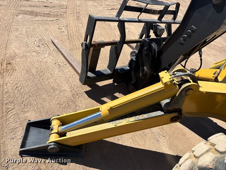 image for item DW1281 2007 Caterpillar TL1255 telehandler