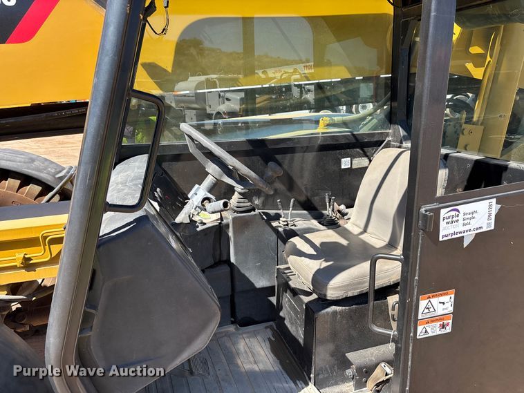 image for item DW1281 2007 Caterpillar TL1255 telehandler