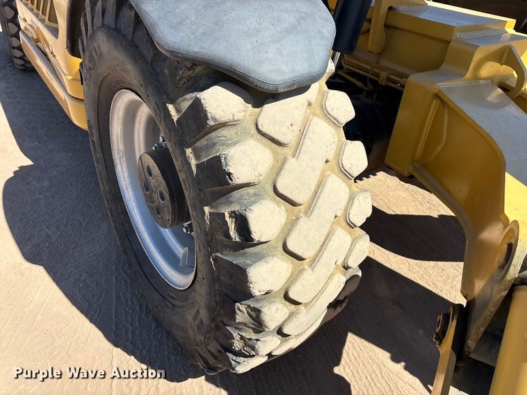 image for item DW1281 2007 Caterpillar TL1255 telehandler