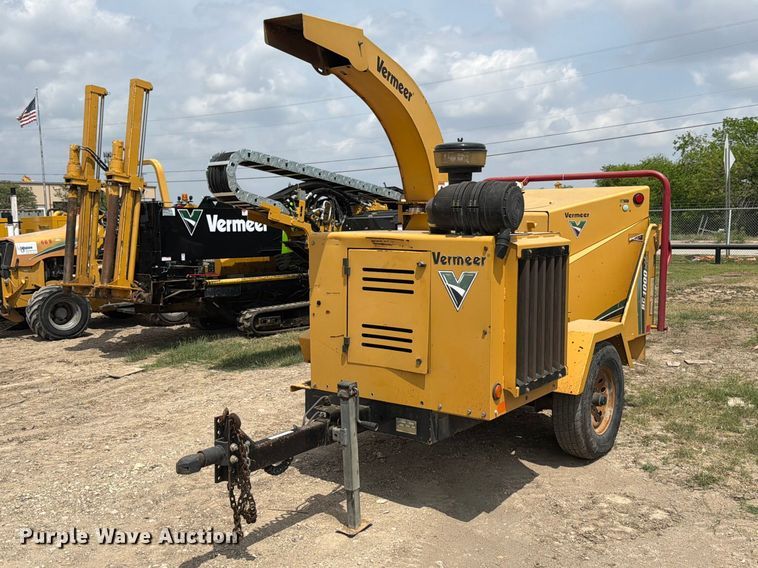 image for item DX5961 2012 Vermeer BC1000XL wood chipper