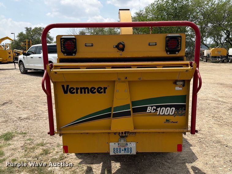image for item DX5961 2012 Vermeer BC1000XL wood chipper