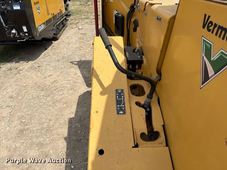 image for item DX5961 2012 Vermeer BC1000XL wood chipper