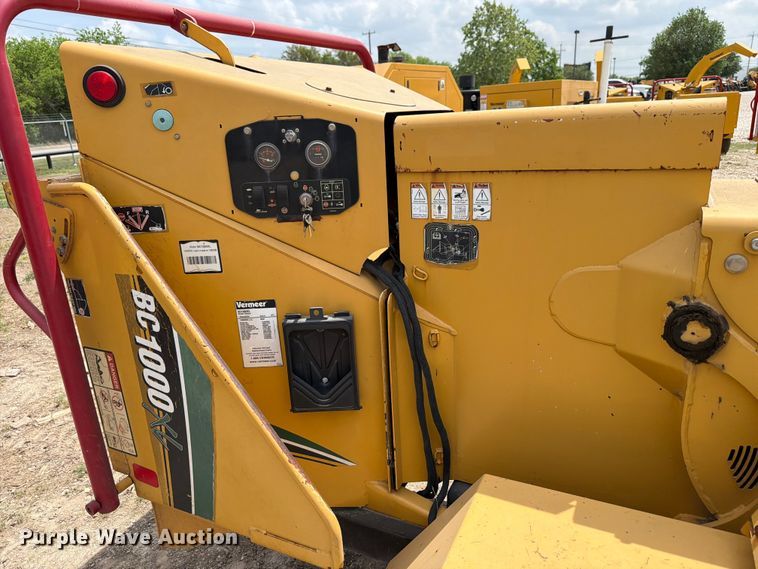 image for item DX5961 2012 Vermeer BC1000XL wood chipper