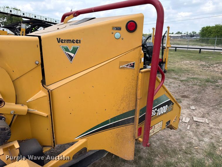 image for item DX5961 2012 Vermeer BC1000XL wood chipper