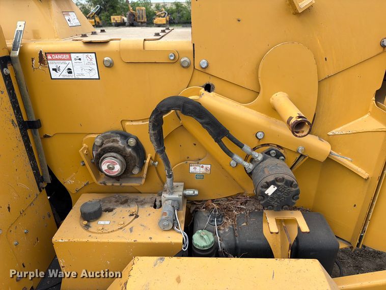 image for item DX5961 2012 Vermeer BC1000XL wood chipper