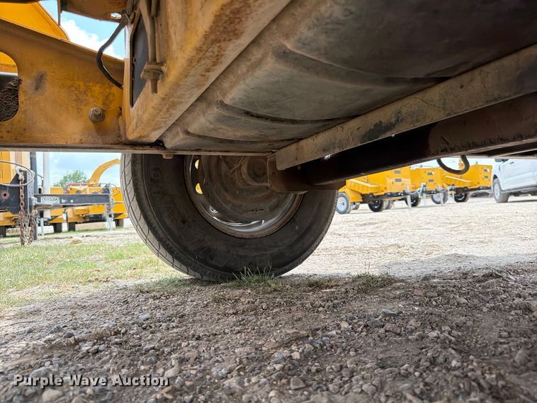 image for item DX5961 2012 Vermeer BC1000XL wood chipper