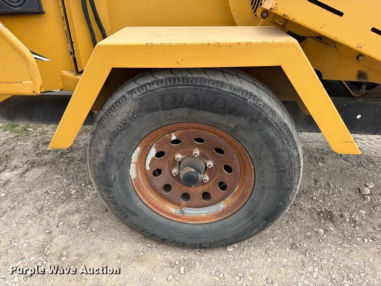 image for item DX5961 2012 Vermeer BC1000XL wood chipper