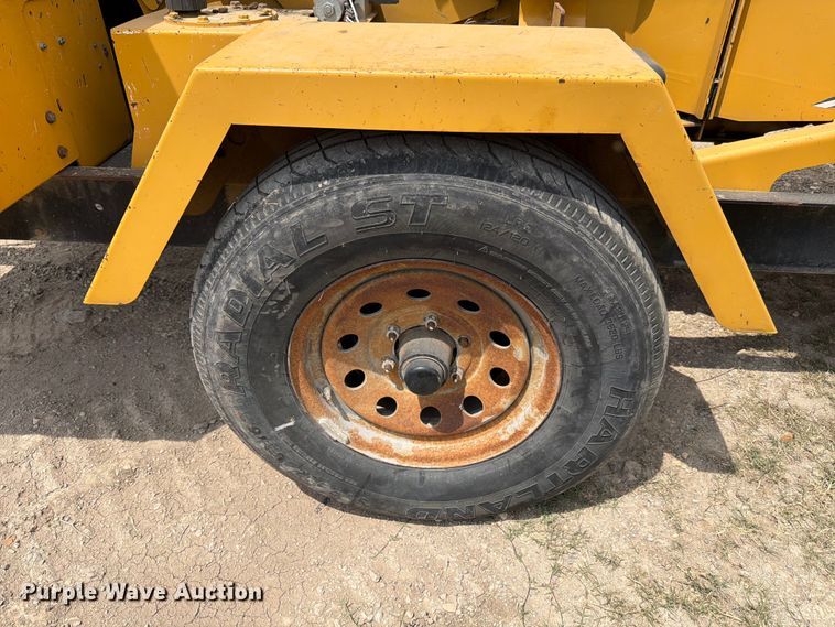 image for item DX5961 2012 Vermeer BC1000XL wood chipper