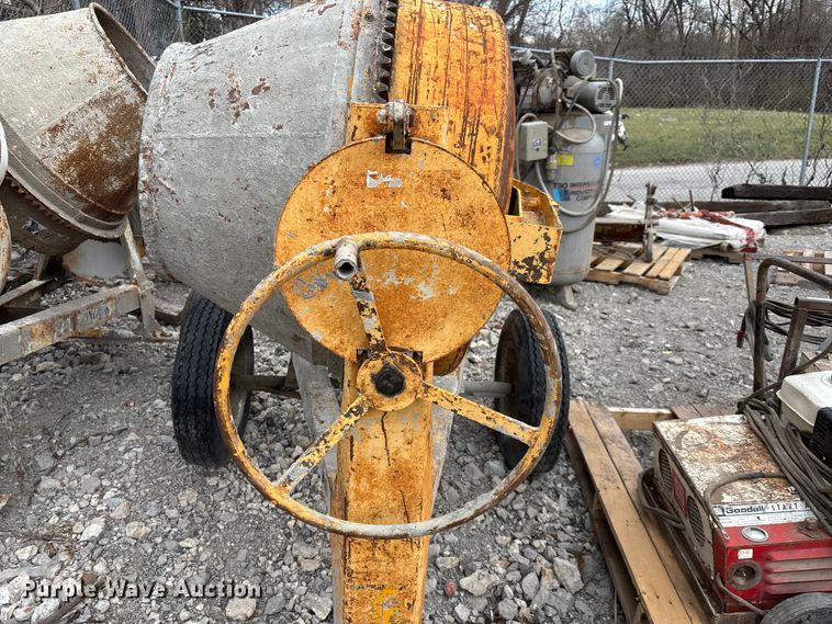 image for item DZ3510 (2) concrete mixers