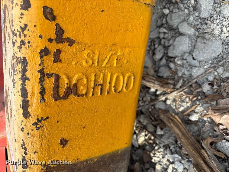 image for item DZ3972 (2) crane pile driver attachments