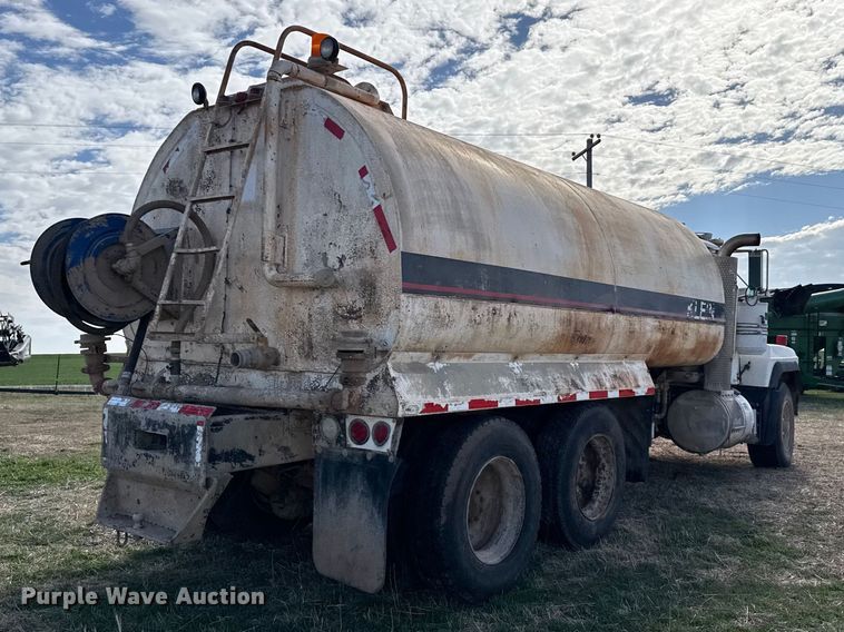 image for item DZ5197 1997 Mack RD690S water truck