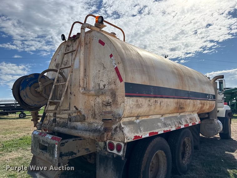 image for item DZ5197 1997 Mack RD690S water truck