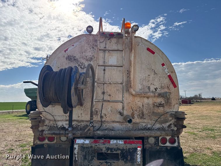 image for item DZ5197 1997 Mack RD690S water truck