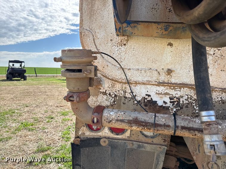 image for item DZ5197 1997 Mack RD690S water truck