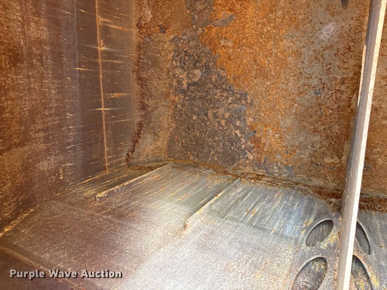 image for item DZ5197 1997 Mack RD690S water truck