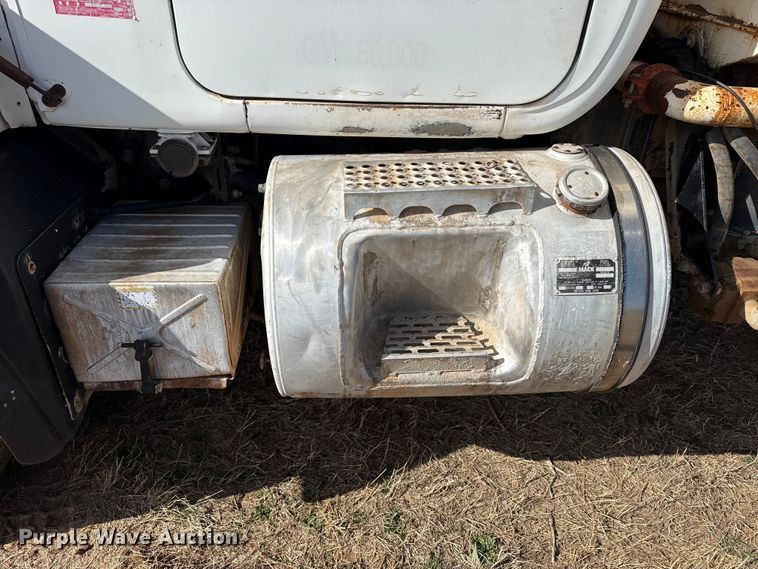 image for item DZ5197 1997 Mack RD690S water truck