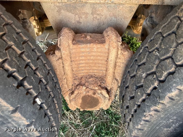 image for item DZ5197 1997 Mack RD690S water truck