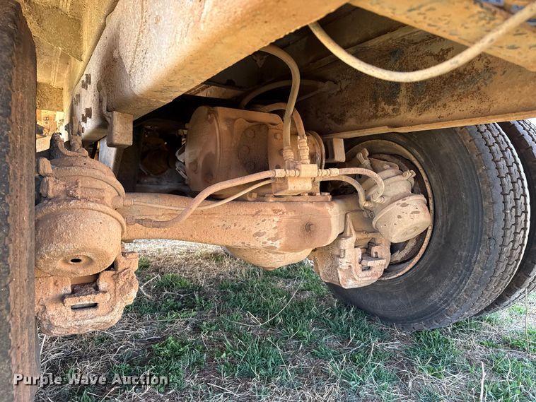 image for item DZ5197 1997 Mack RD690S water truck